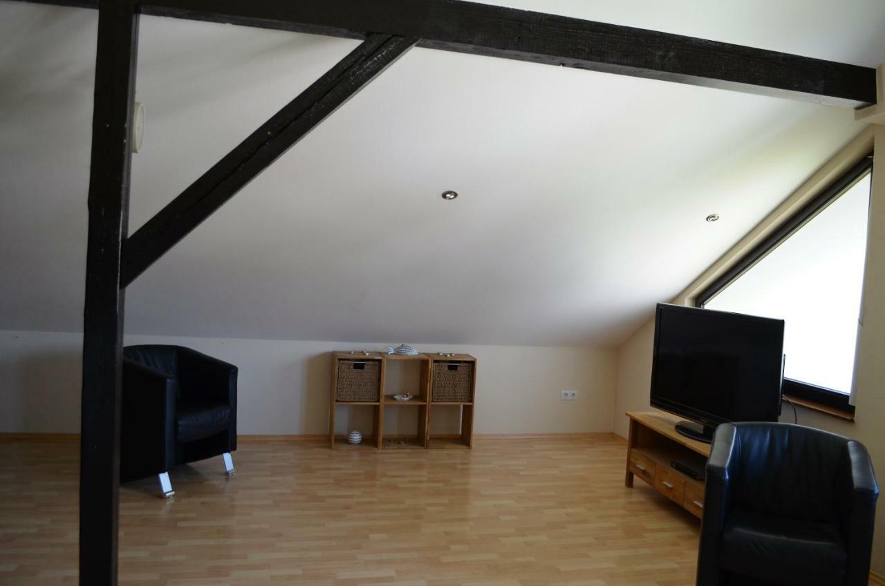 Апартаменты Beim Hooch "Schindelloft" Brucktal Экстерьер фото